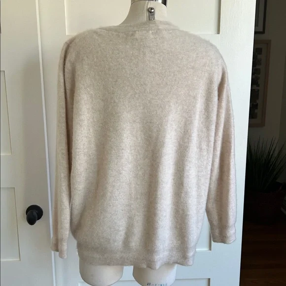 Boden/ Eva cream cashmere v neck Sweater - Picture 8 of 11